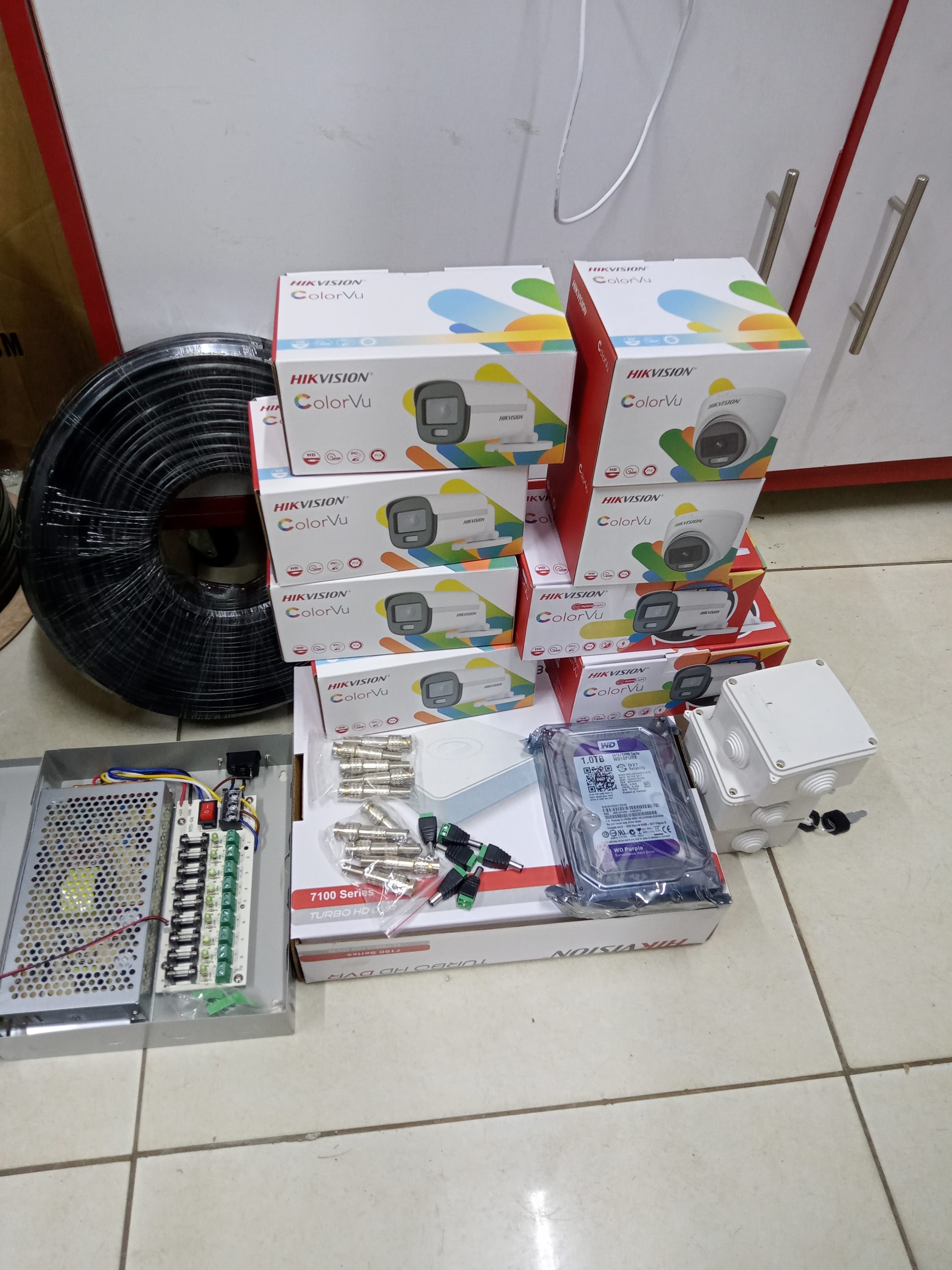 Hikvision 8 CCTV Full Color 8 Cameras 200m Cable