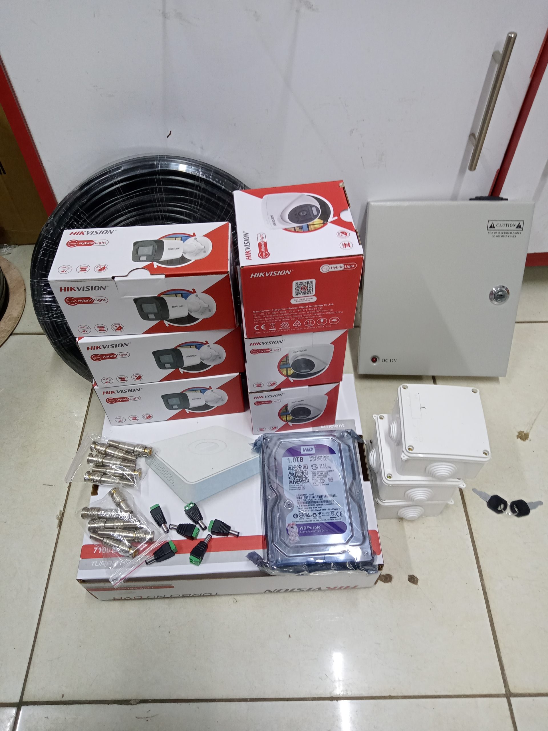 Hikvision 6 cctv smart hybrid 8 channel dvr machine with 100m cable, 1TB HDD